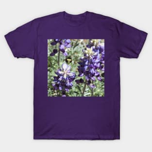 Bumble bees, insects, nature, wildlife, gifts T-Shirt
